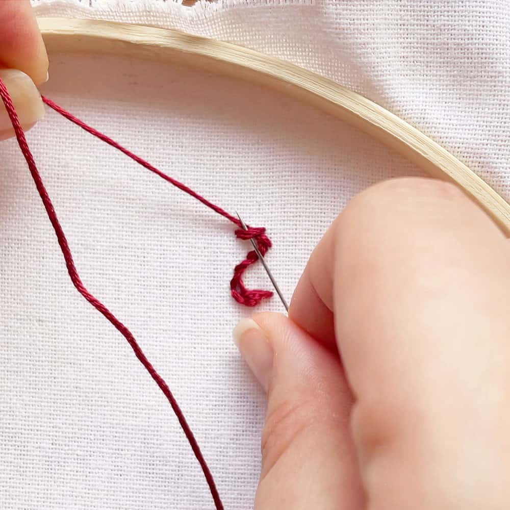 EMBROIDERY 101 // How to embroider for beginners - What you need to start -  step by step tutorial 